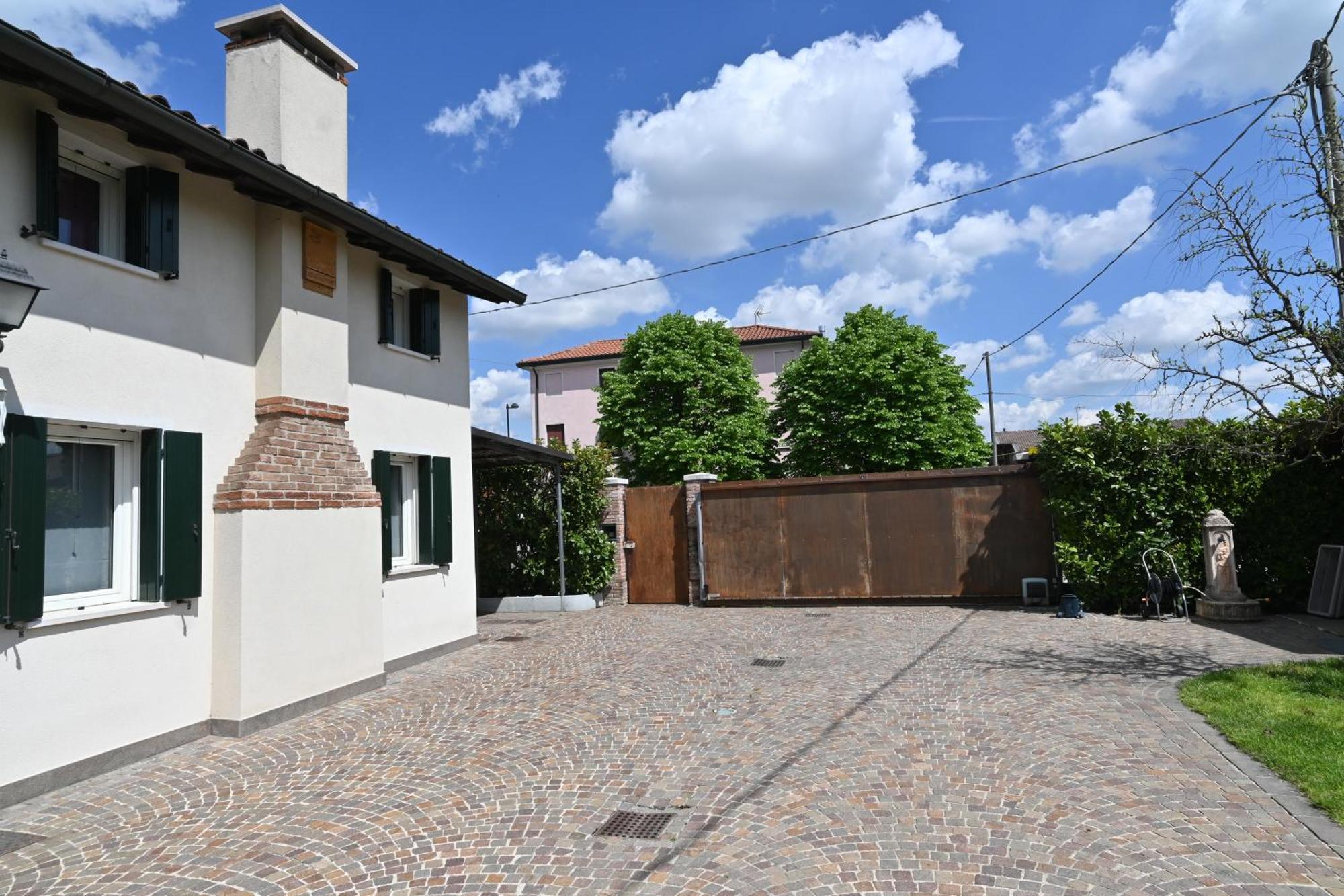 Ca Centosa Artistic House Villa Storica Ristrutturata Con Patio E Giardino Читадела Екстериор снимка
